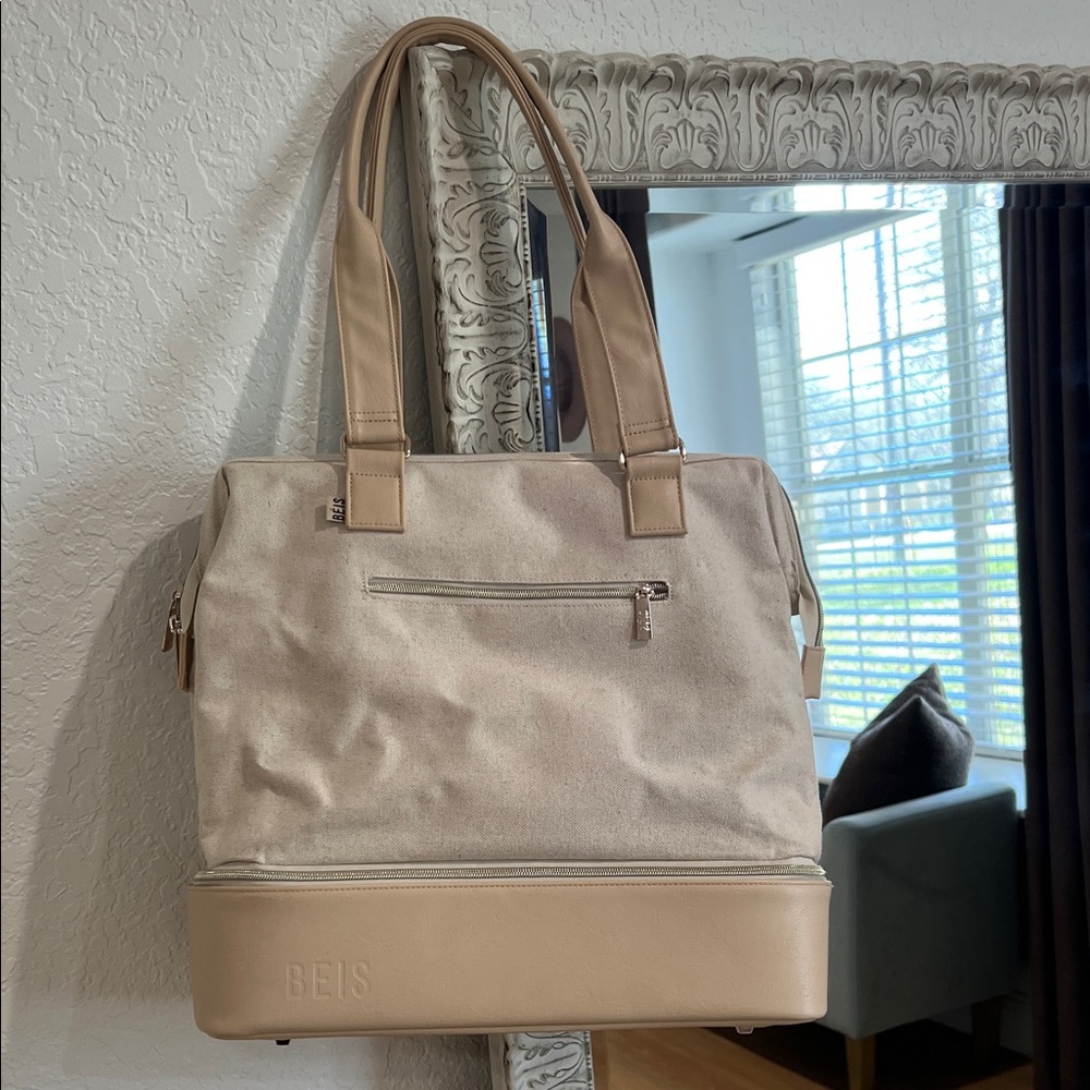 BEIS Mini Weekender Cream and Tan Canvas Bag - Picture 6 of 15